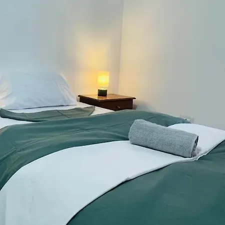 Coral Cove Comfort 3 Guest house